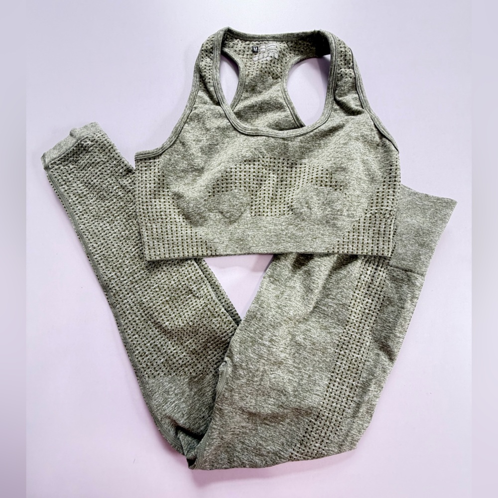 Seamless Olive Green Workout Set - Sports Bra & Leggings
